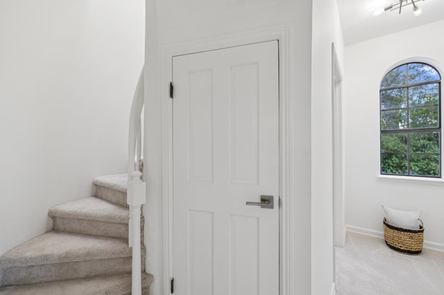 Detail Gallery Image 41 of 74 For 2684 Summit Dr, Burlingame,  CA 94010 - 4 Beds | 4 Baths