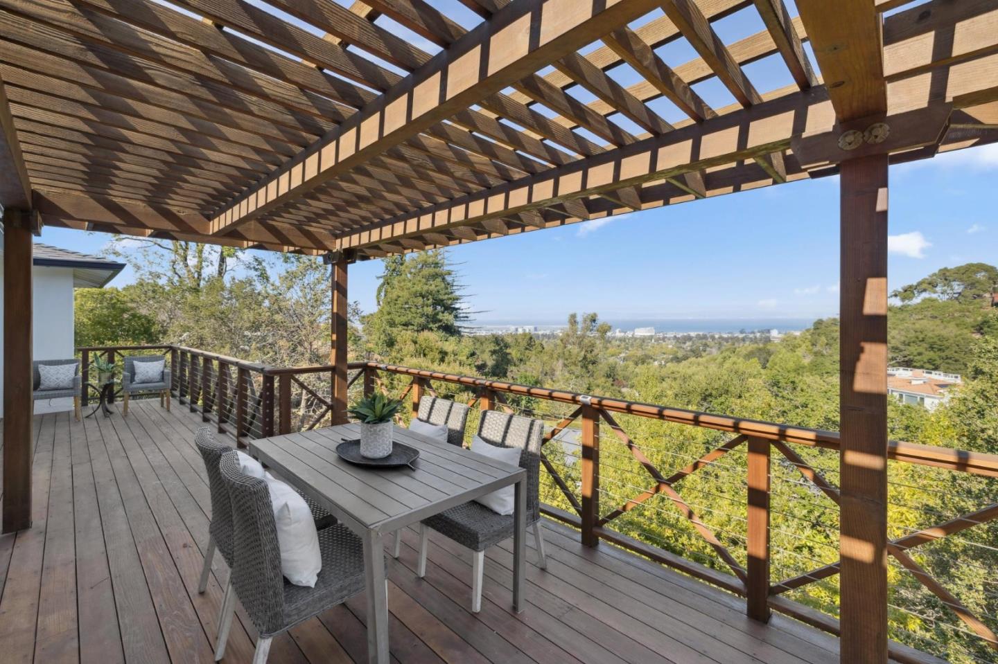 Detail Gallery Image 49 of 74 For 2684 Summit Dr, Burlingame,  CA 94010 - 4 Beds | 4 Baths