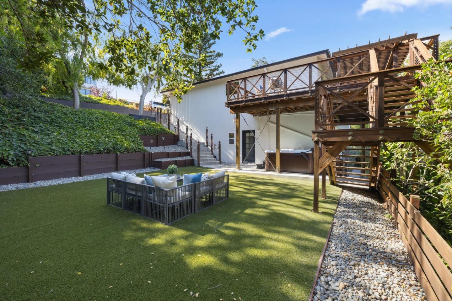 Detail Gallery Image 60 of 74 For 2684 Summit Dr, Burlingame,  CA 94010 - 4 Beds | 4 Baths