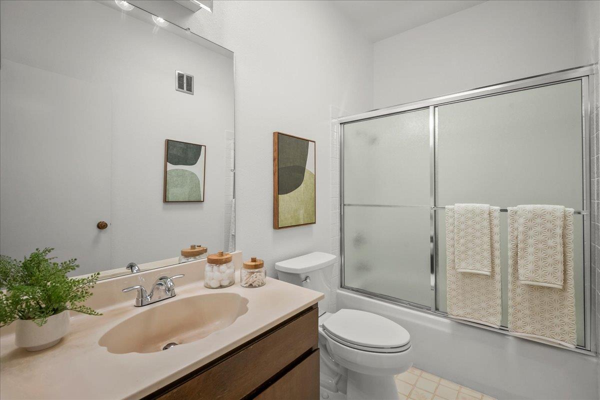Detail Gallery Image 25 of 50 For 50 Horgan Ave #20,  Redwood City,  CA 94061 - 3 Beds | 2 Baths