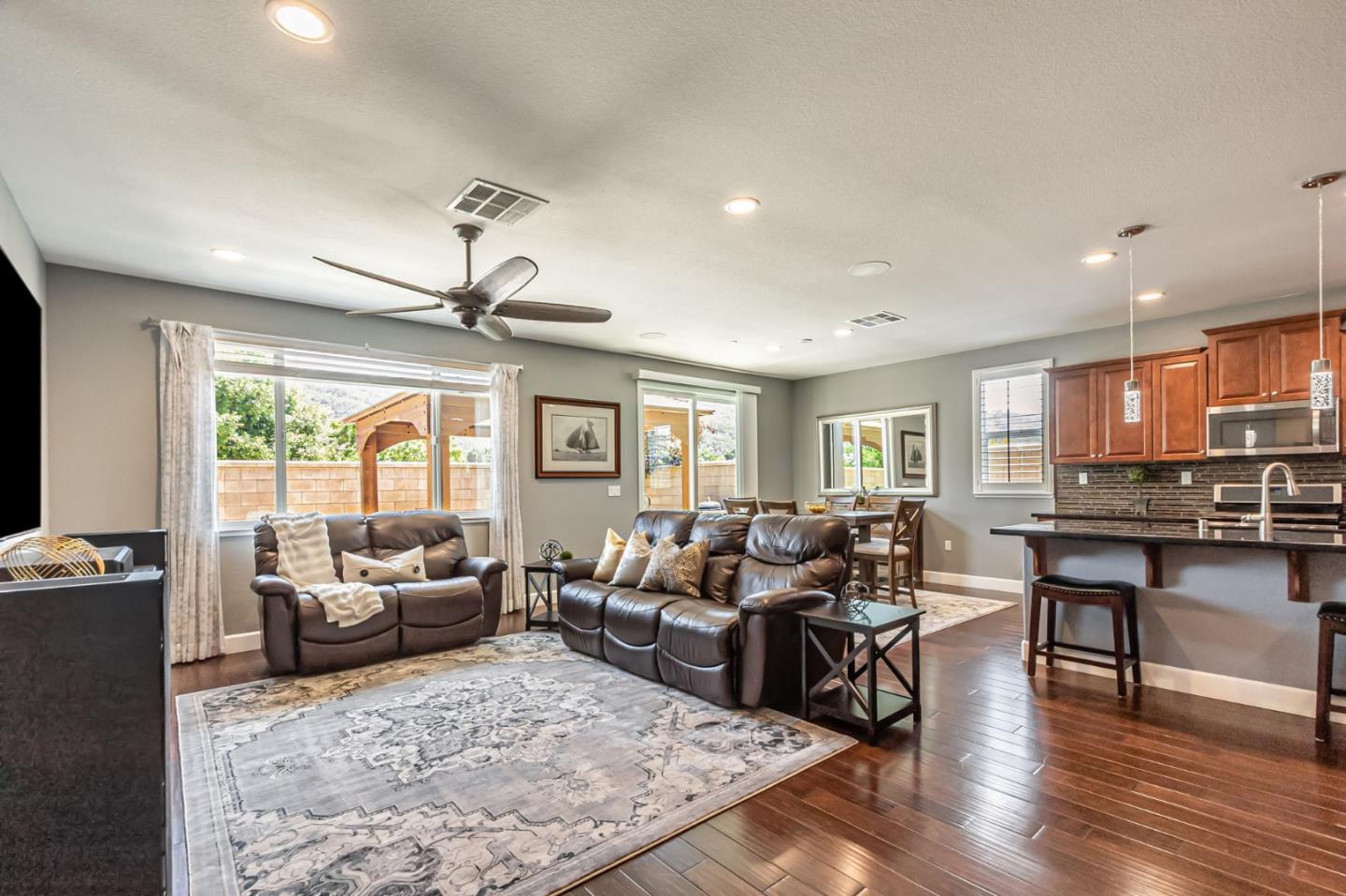 Detail Gallery Image 10 of 76 For 1798 Rosemary Dr, Gilroy,  CA 95020 - 3 Beds | 2 Baths