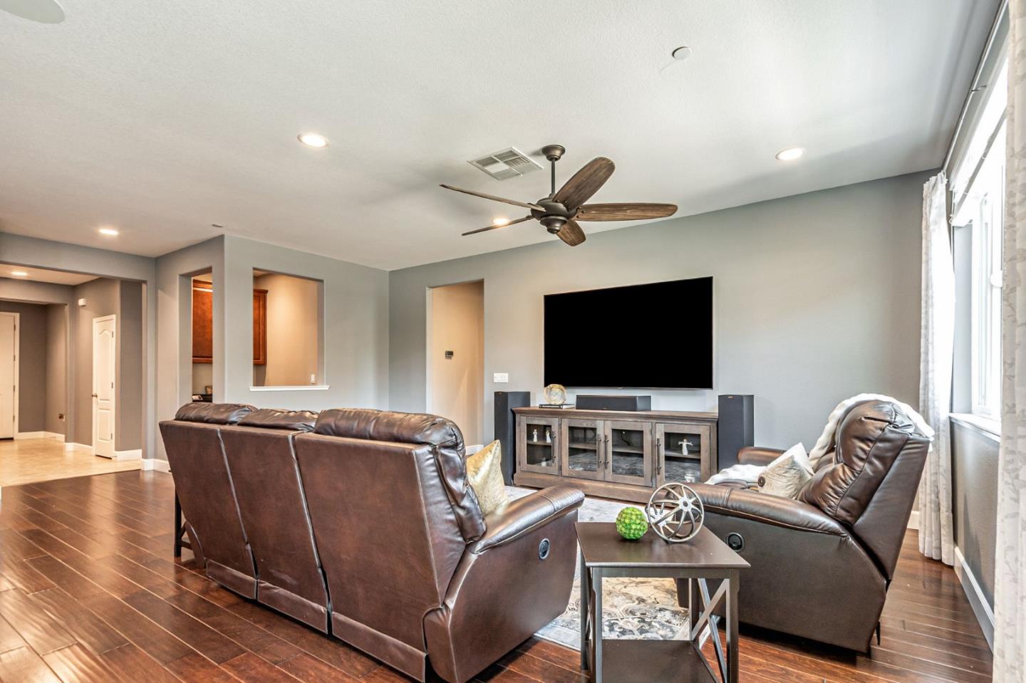 Detail Gallery Image 13 of 76 For 1798 Rosemary Dr, Gilroy,  CA 95020 - 3 Beds | 2 Baths