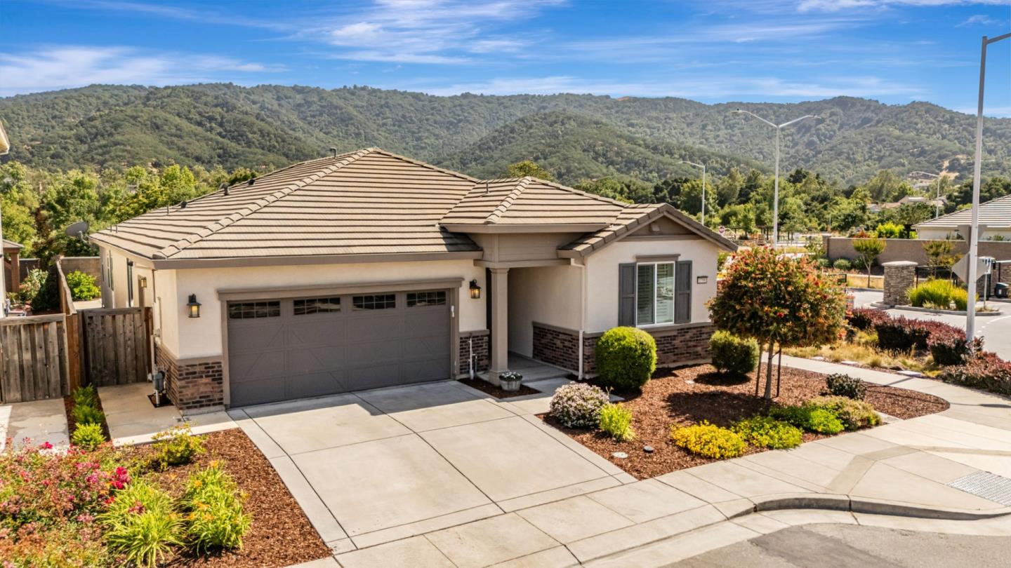 Detail Gallery Image 2 of 76 For 1798 Rosemary Dr, Gilroy,  CA 95020 - 3 Beds | 2 Baths