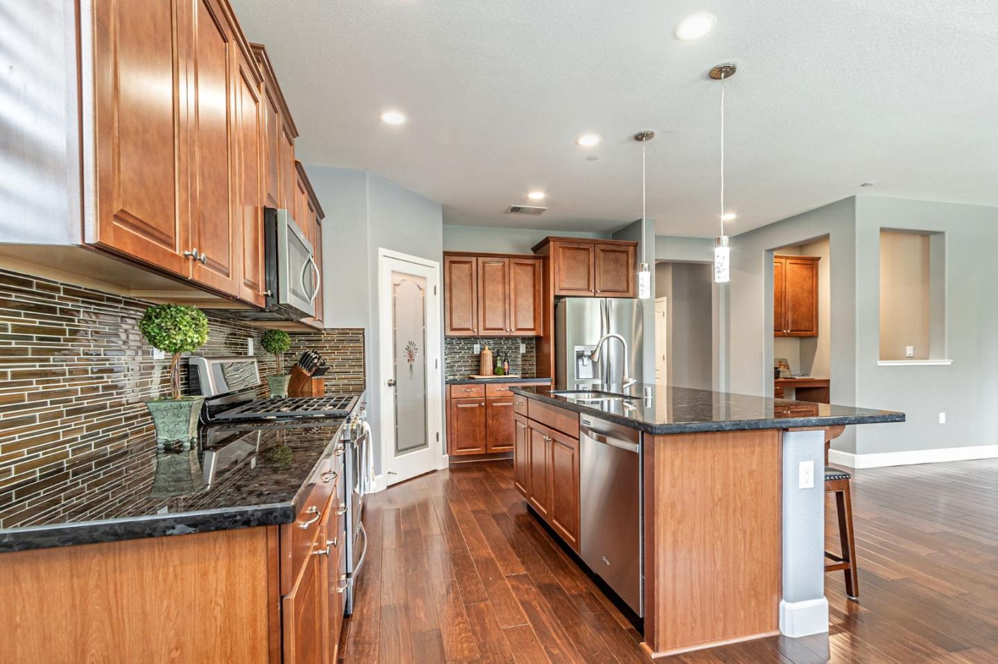 Detail Gallery Image 21 of 76 For 1798 Rosemary Dr, Gilroy,  CA 95020 - 3 Beds | 2 Baths