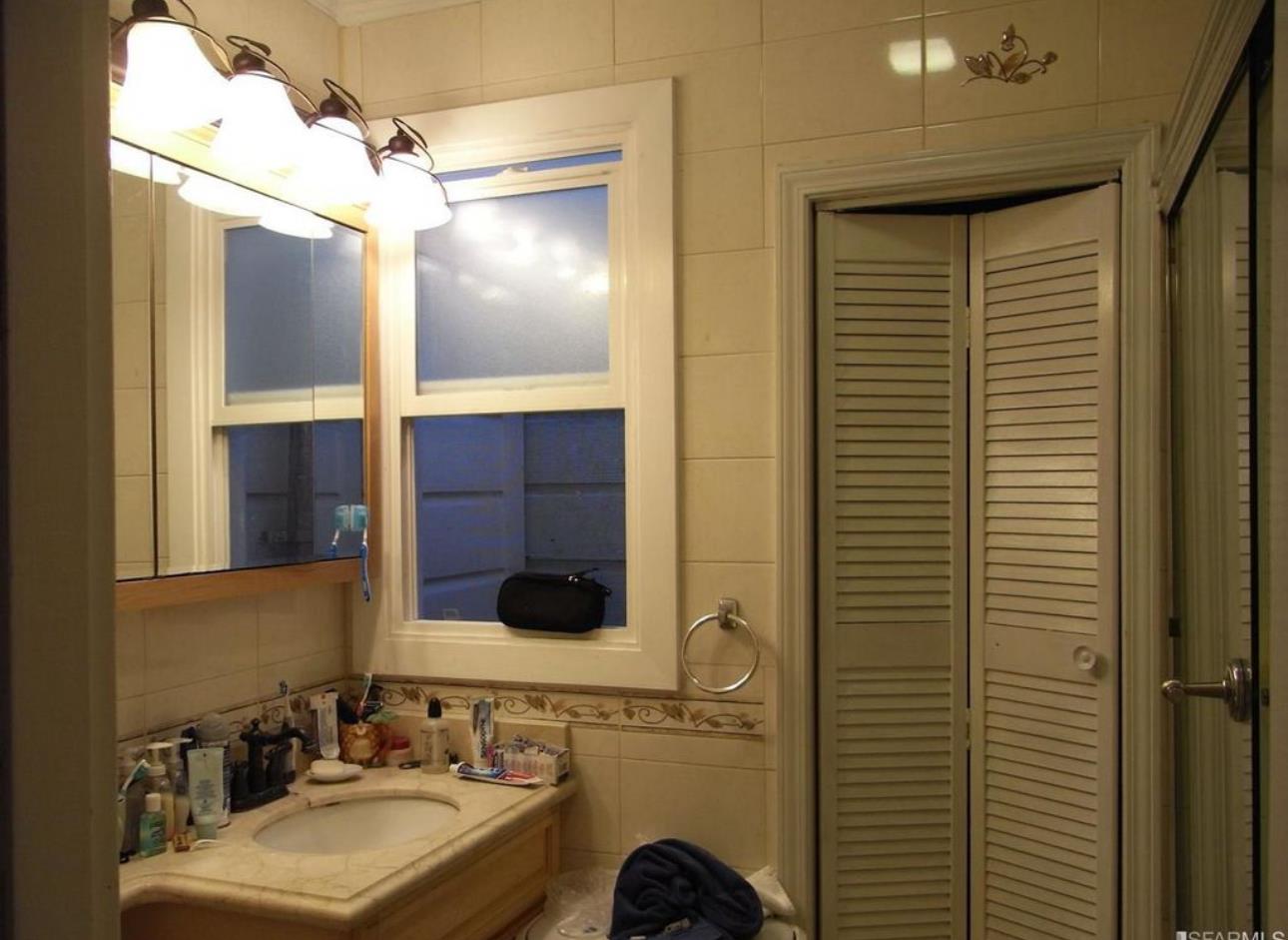 Detail Gallery Image 5 of 9 For 1122 Gilman Ave, San Francisco,  CA 94124 - 4 Beds | 2 Baths