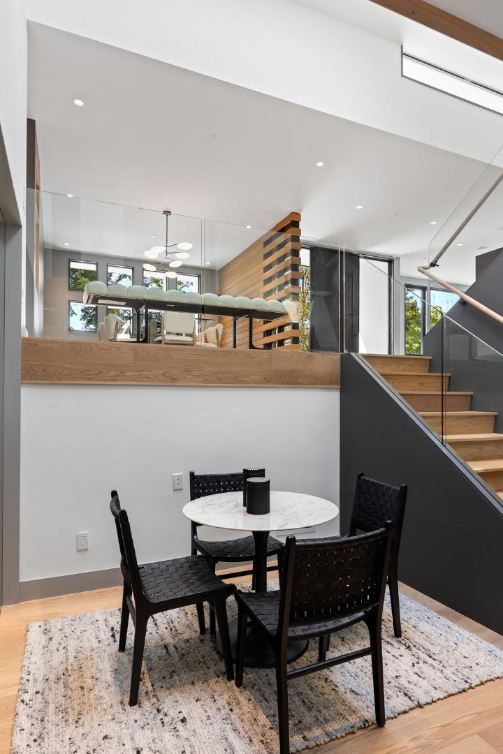 Detail Gallery Image 103 of 125 For 695 Fairway Cir, Hillsborough,  CA 94010 - 5 Beds | 5/1 Baths