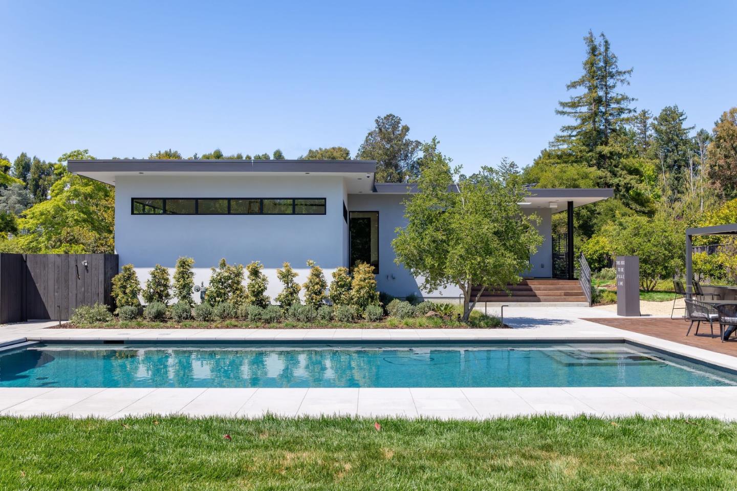 Detail Gallery Image 13 of 125 For 695 Fairway Cir, Hillsborough,  CA 94010 - 5 Beds | 5/1 Baths