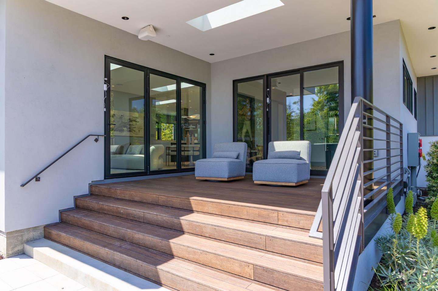 Detail Gallery Image 19 of 125 For 695 Fairway Cir, Hillsborough,  CA 94010 - 5 Beds | 5/1 Baths