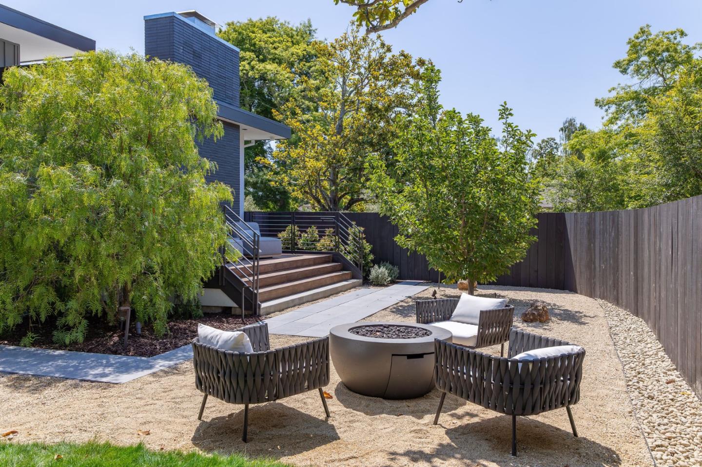 Detail Gallery Image 23 of 125 For 695 Fairway Cir, Hillsborough,  CA 94010 - 5 Beds | 5/1 Baths