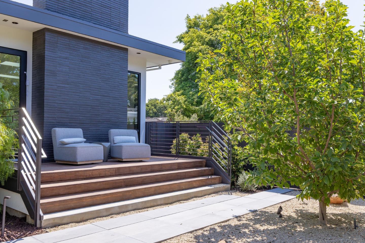 Detail Gallery Image 24 of 125 For 695 Fairway Cir, Hillsborough,  CA 94010 - 5 Beds | 5/1 Baths