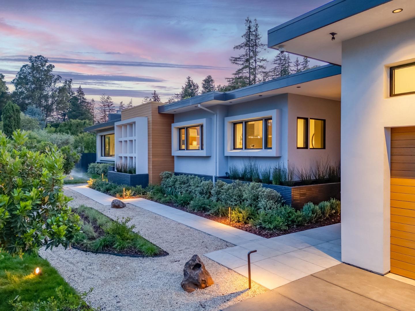 Detail Gallery Image 27 of 125 For 695 Fairway Cir, Hillsborough,  CA 94010 - 5 Beds | 5/1 Baths