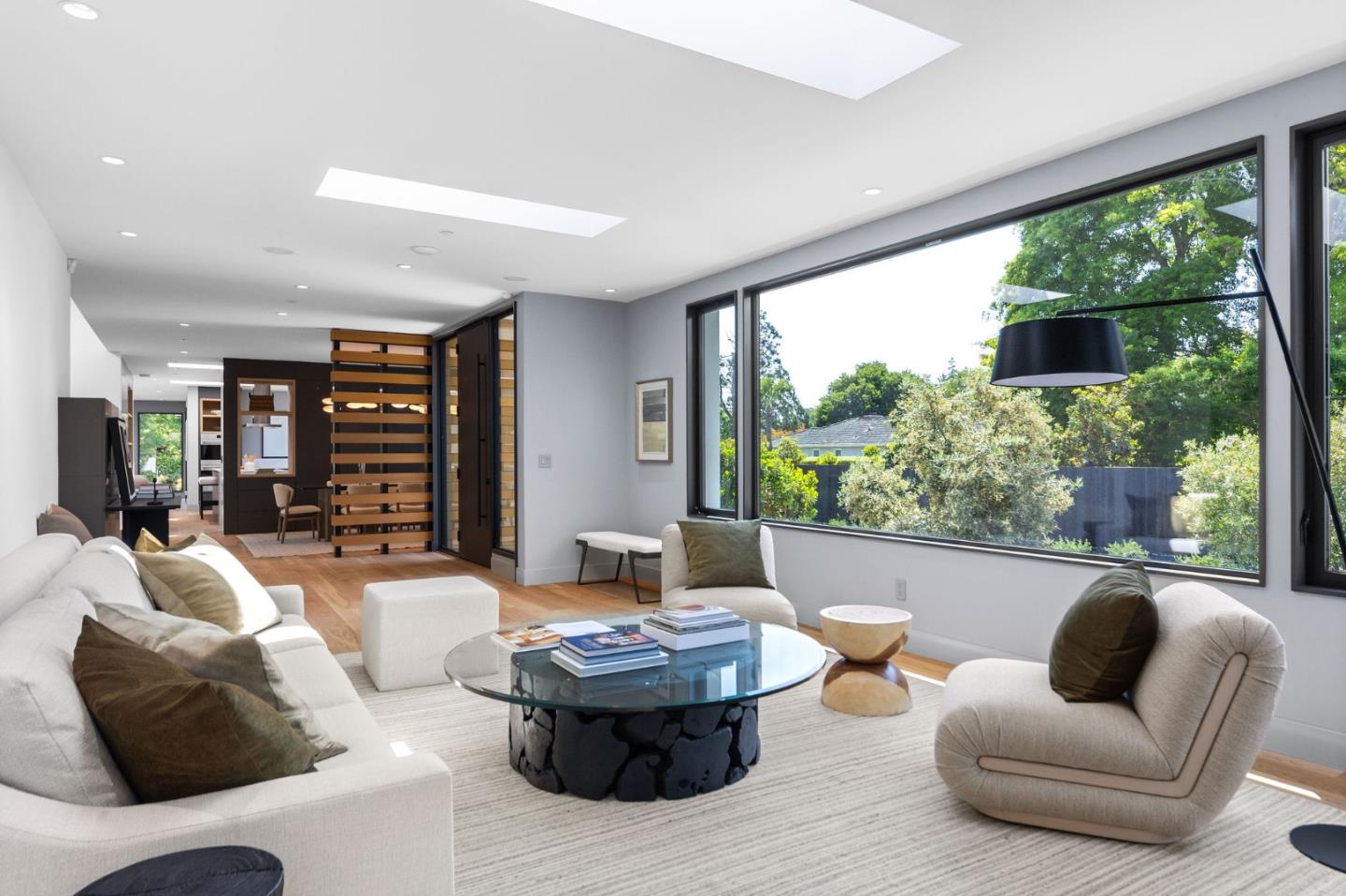Detail Gallery Image 33 of 125 For 695 Fairway Cir, Hillsborough,  CA 94010 - 5 Beds | 5/1 Baths