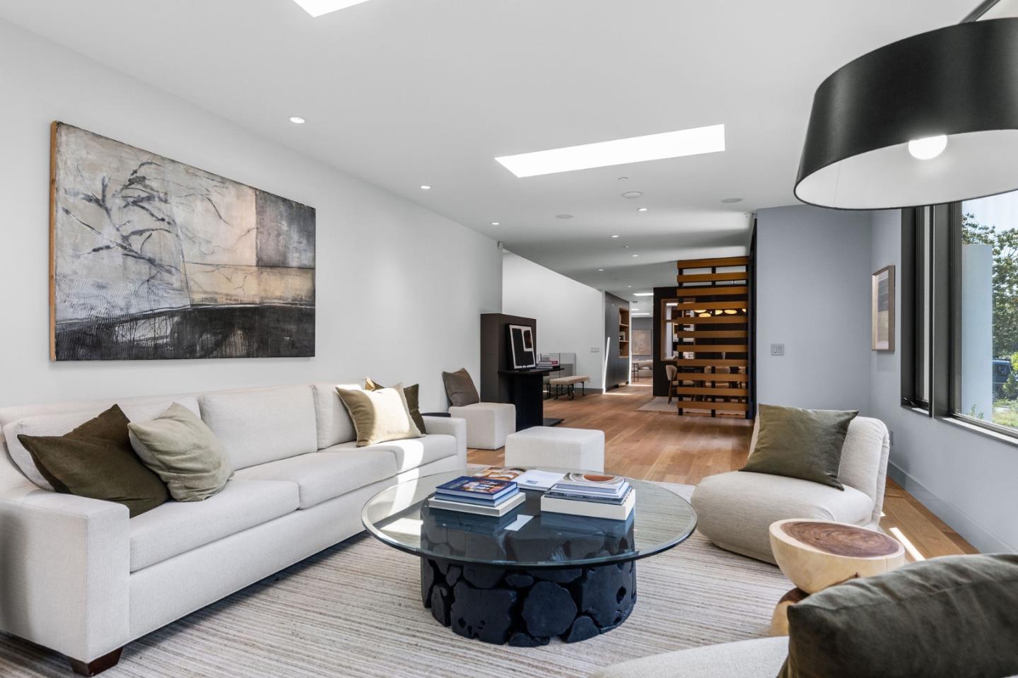 Detail Gallery Image 34 of 125 For 695 Fairway Cir, Hillsborough,  CA 94010 - 5 Beds | 5/1 Baths