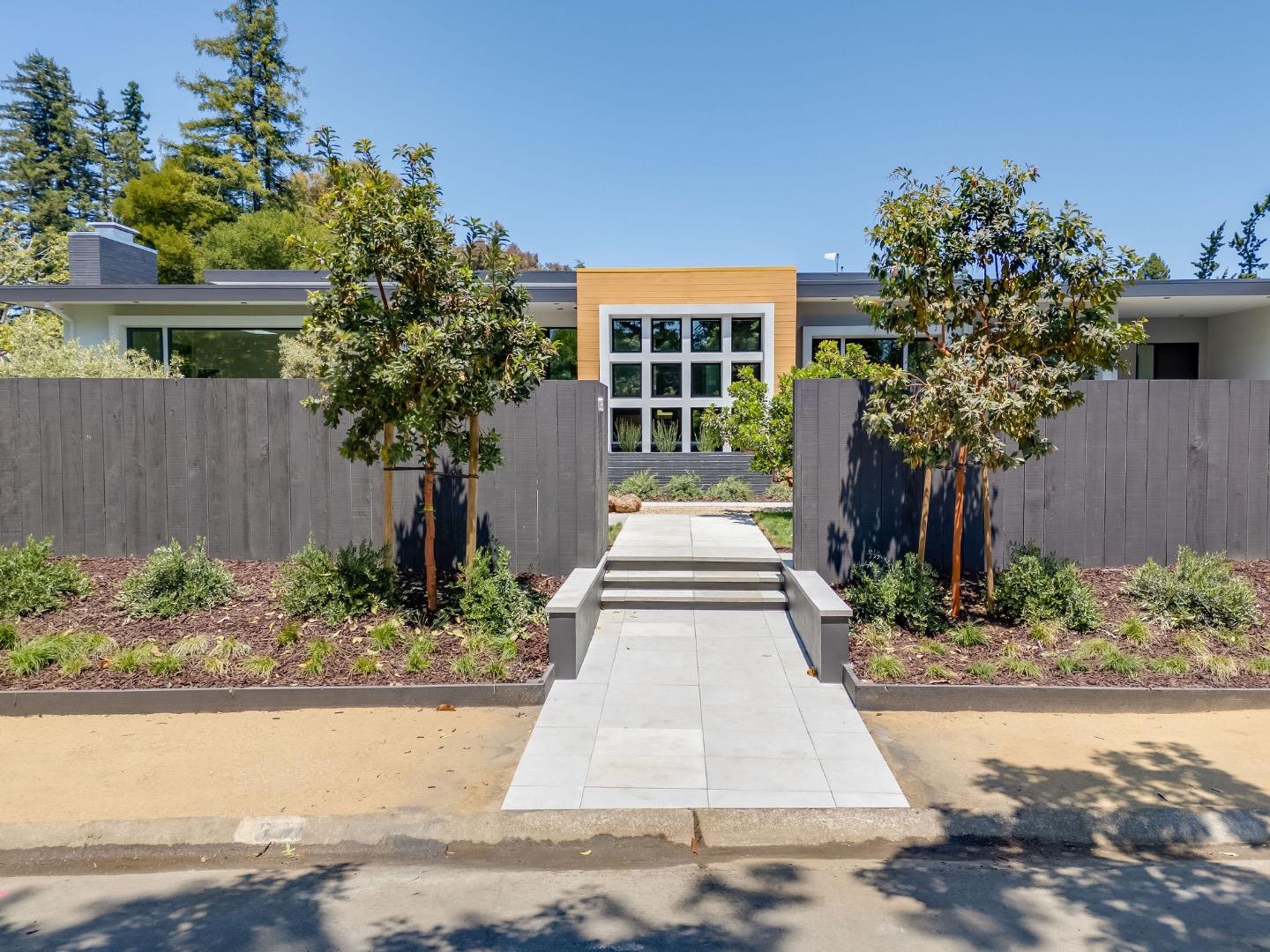 Detail Gallery Image 4 of 125 For 695 Fairway Cir, Hillsborough,  CA 94010 - 5 Beds | 5/1 Baths