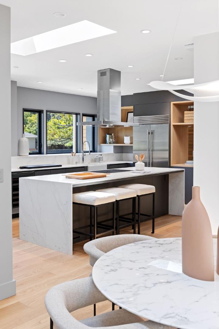 Detail Gallery Image 52 of 125 For 695 Fairway Cir, Hillsborough,  CA 94010 - 5 Beds | 5/1 Baths