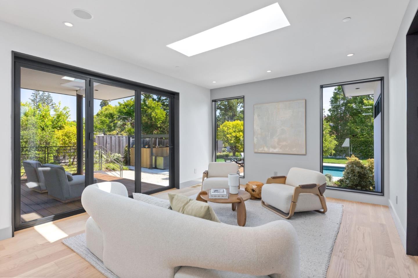 Detail Gallery Image 54 of 125 For 695 Fairway Cir, Hillsborough,  CA 94010 - 5 Beds | 5/1 Baths