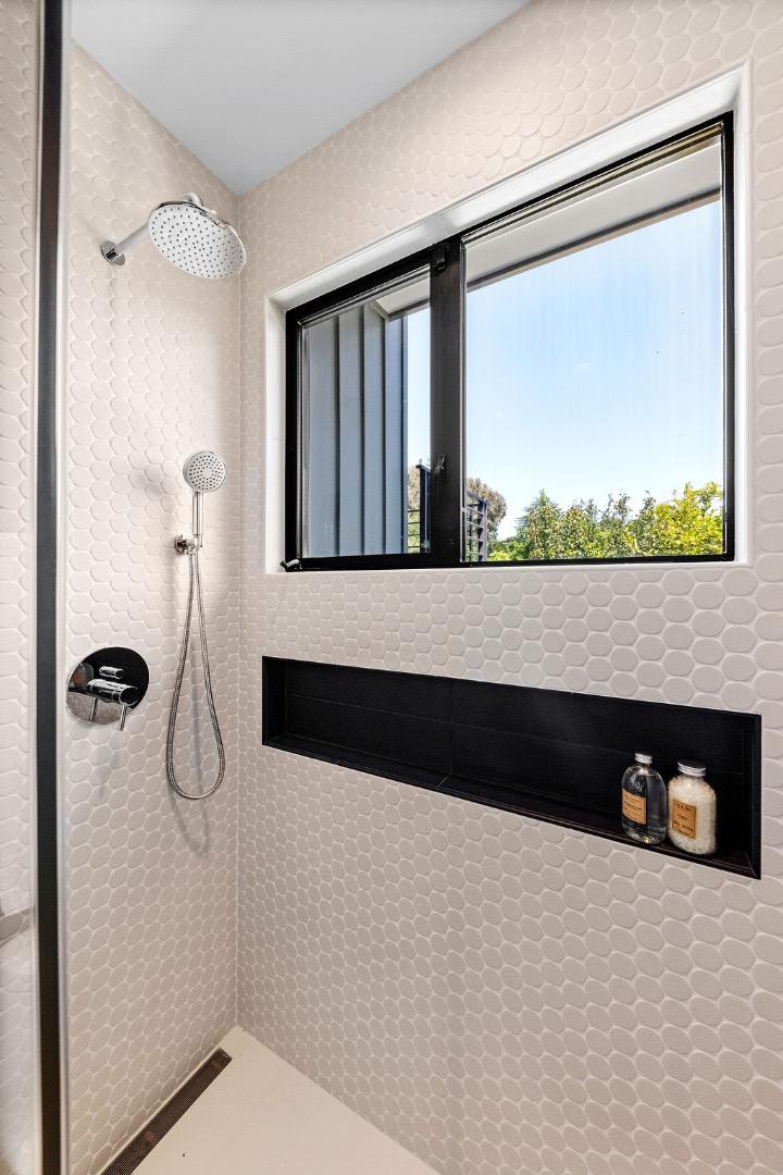 Detail Gallery Image 70 of 125 For 695 Fairway Cir, Hillsborough,  CA 94010 - 5 Beds | 5/1 Baths