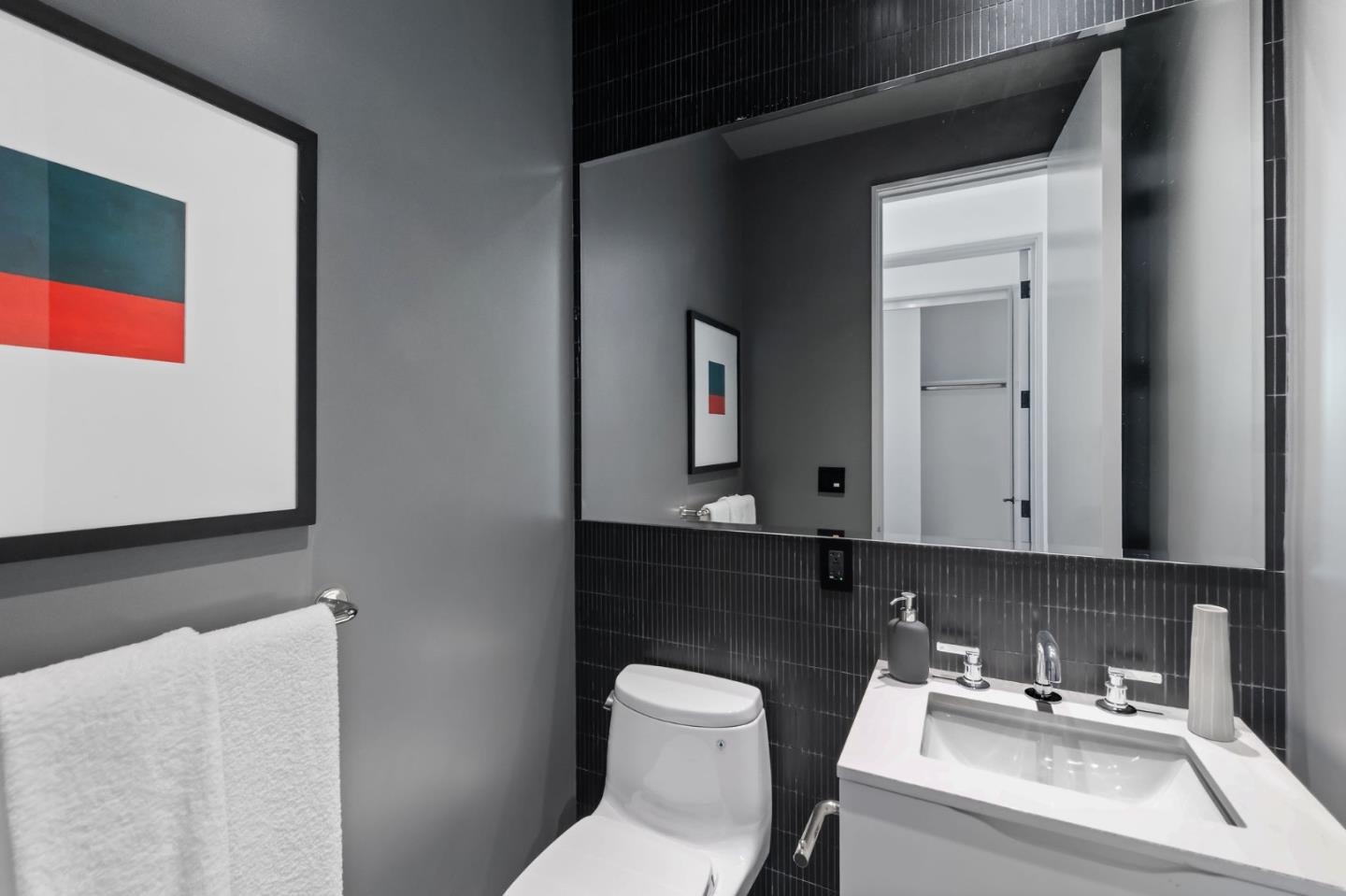 Detail Gallery Image 71 of 125 For 695 Fairway Cir, Hillsborough,  CA 94010 - 5 Beds | 5/1 Baths