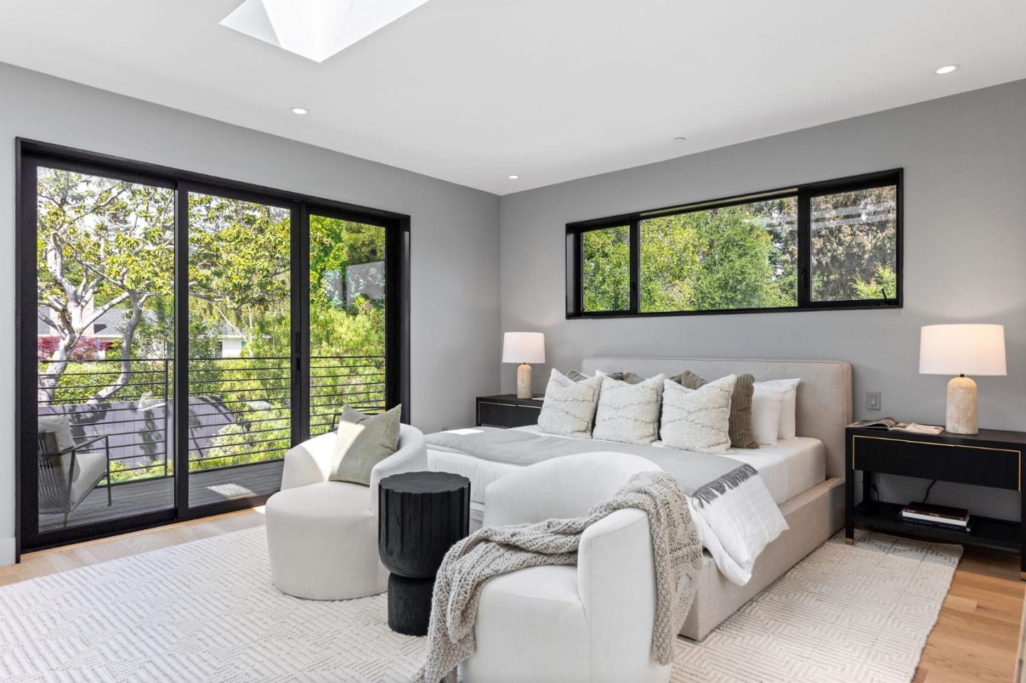 Detail Gallery Image 77 of 125 For 695 Fairway Cir, Hillsborough,  CA 94010 - 5 Beds | 5/1 Baths