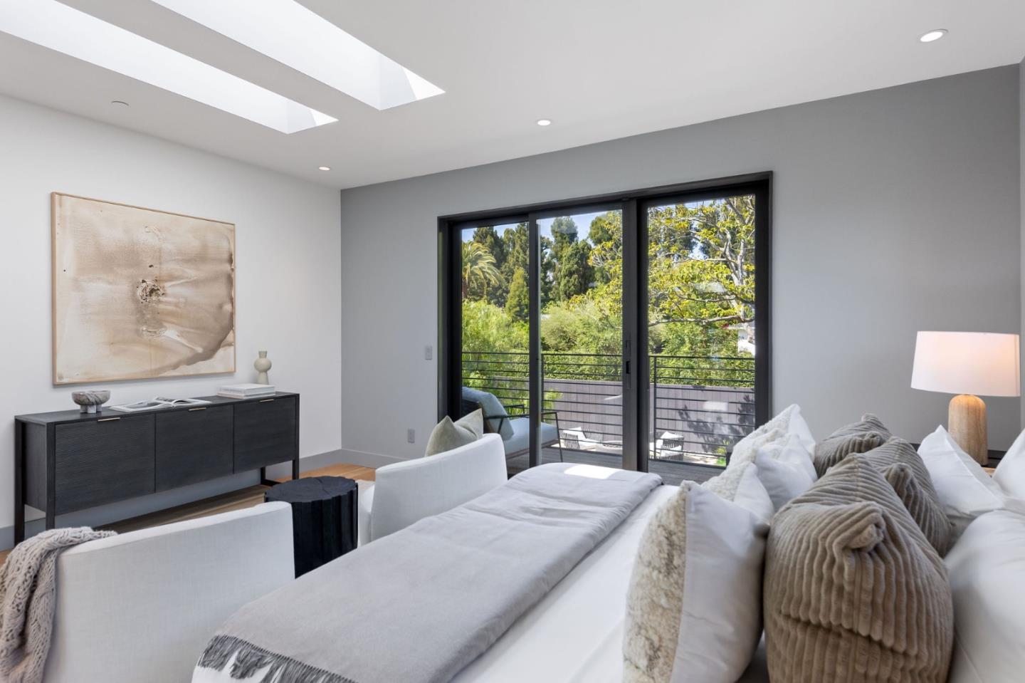 Detail Gallery Image 79 of 125 For 695 Fairway Cir, Hillsborough,  CA 94010 - 5 Beds | 5/1 Baths