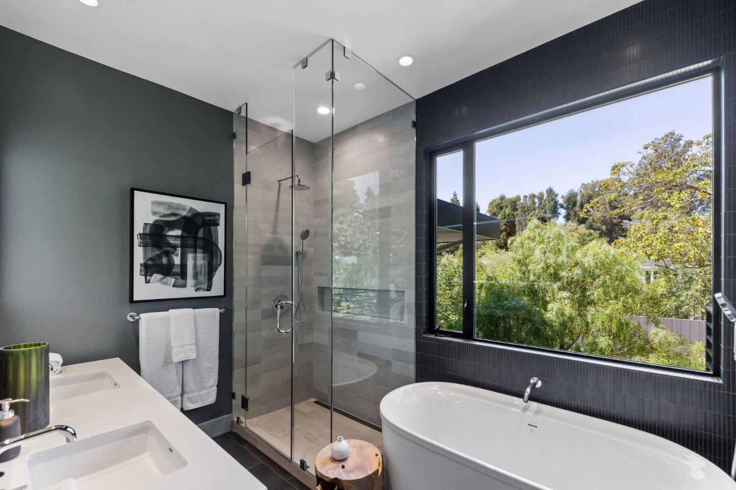 Detail Gallery Image 81 of 125 For 695 Fairway Cir, Hillsborough,  CA 94010 - 5 Beds | 5/1 Baths