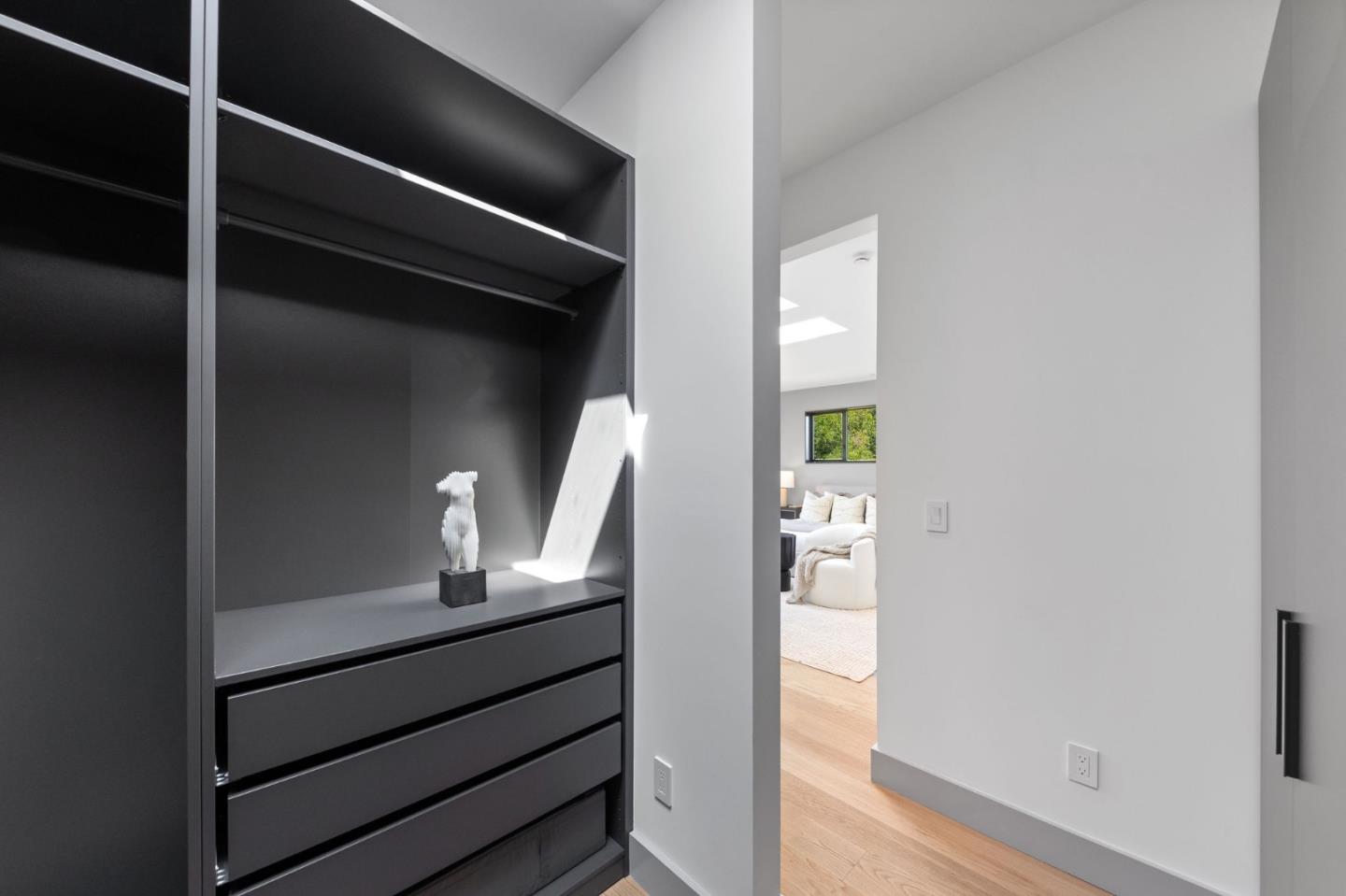 Detail Gallery Image 87 of 125 For 695 Fairway Cir, Hillsborough,  CA 94010 - 5 Beds | 5/1 Baths