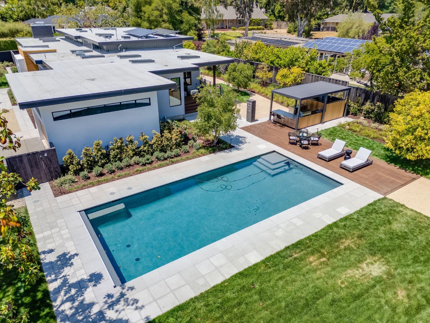 Detail Gallery Image 9 of 125 For 695 Fairway Cir, Hillsborough,  CA 94010 - 5 Beds | 5/1 Baths