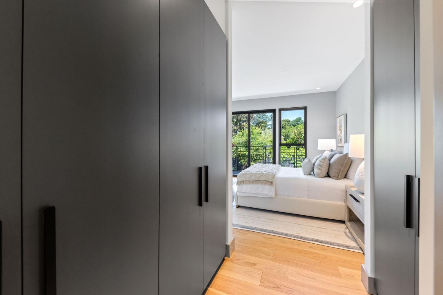 Detail Gallery Image 96 of 125 For 695 Fairway Cir, Hillsborough,  CA 94010 - 5 Beds | 5/1 Baths