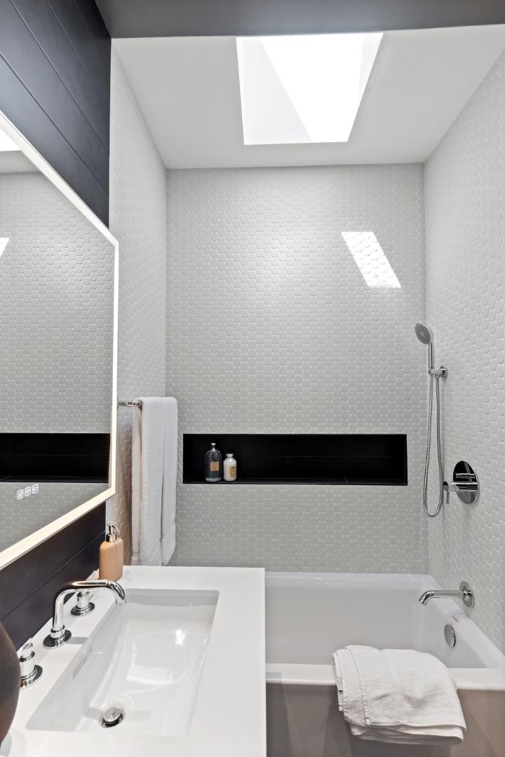 Detail Gallery Image 97 of 125 For 695 Fairway Cir, Hillsborough,  CA 94010 - 5 Beds | 5/1 Baths