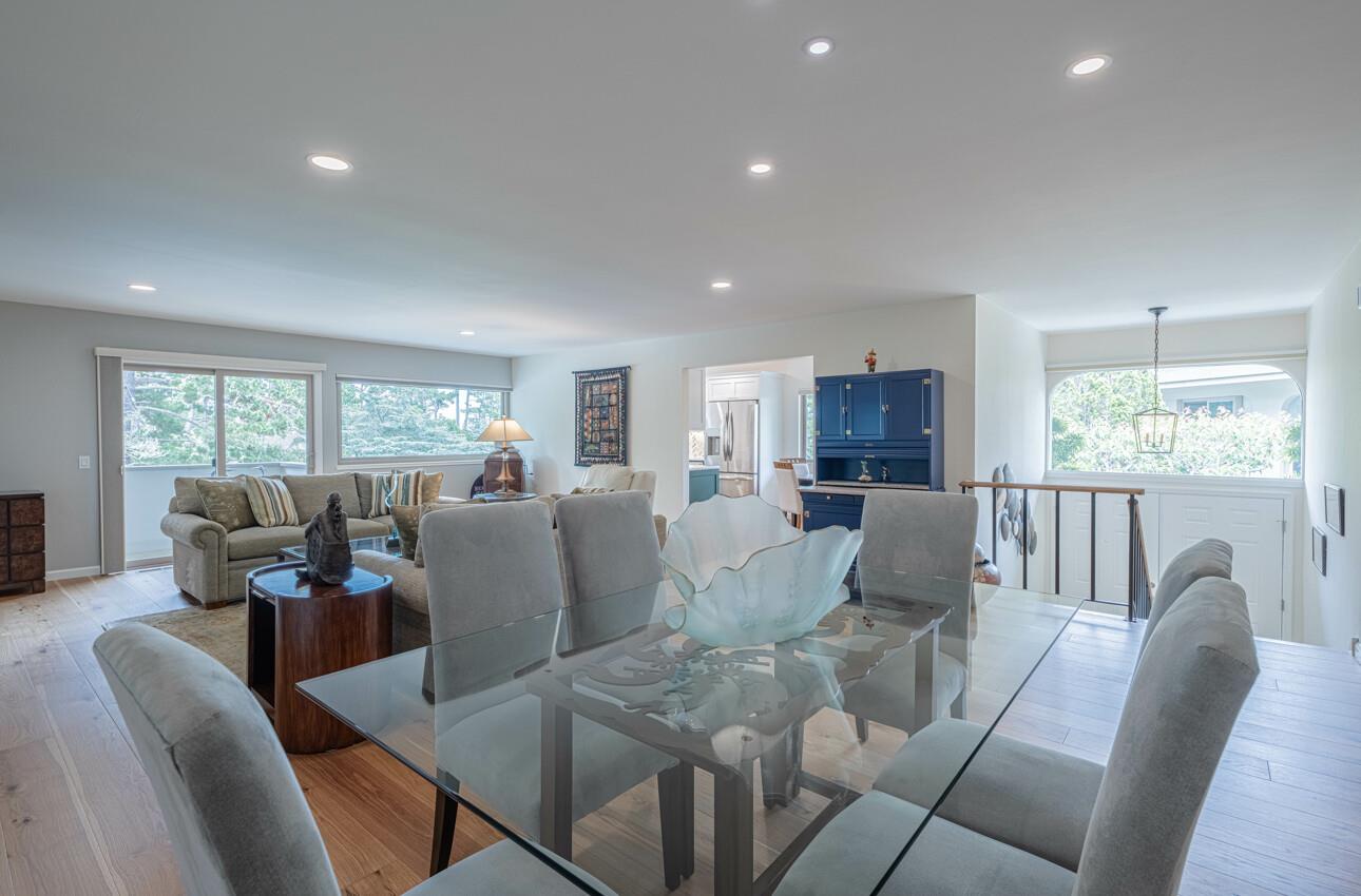 Detail Gallery Image 11 of 36 For 60 Skyline Crest Dr, Monterey,  CA 93940 - 3 Beds | 3 Baths