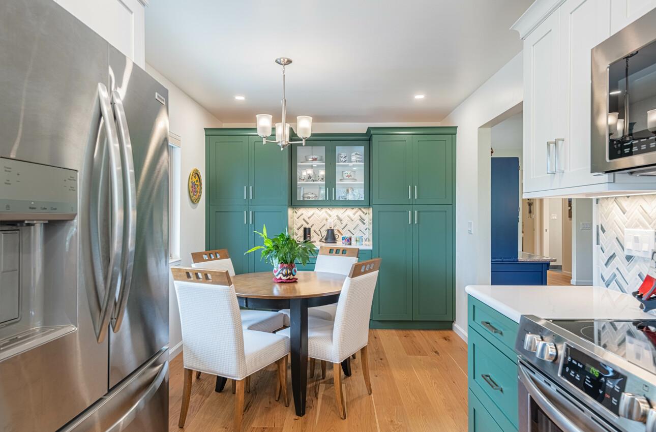 Detail Gallery Image 16 of 36 For 60 Skyline Crest Dr, Monterey,  CA 93940 - 3 Beds | 3 Baths