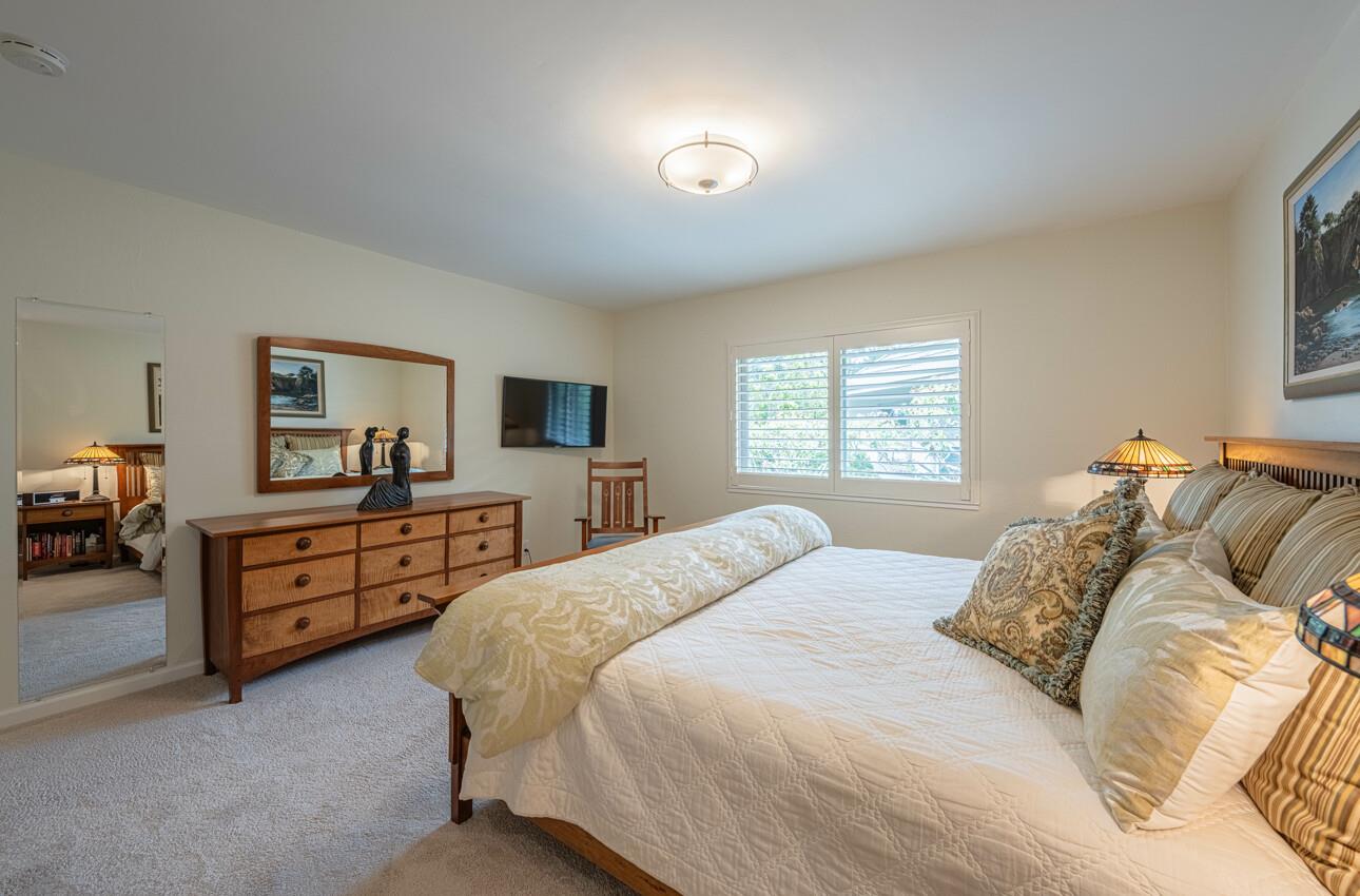 Detail Gallery Image 19 of 36 For 60 Skyline Crest Dr, Monterey,  CA 93940 - 3 Beds | 3 Baths
