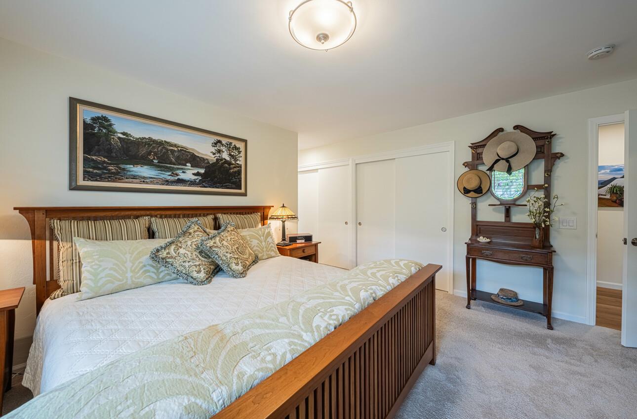 Detail Gallery Image 20 of 36 For 60 Skyline Crest Dr, Monterey,  CA 93940 - 3 Beds | 3 Baths