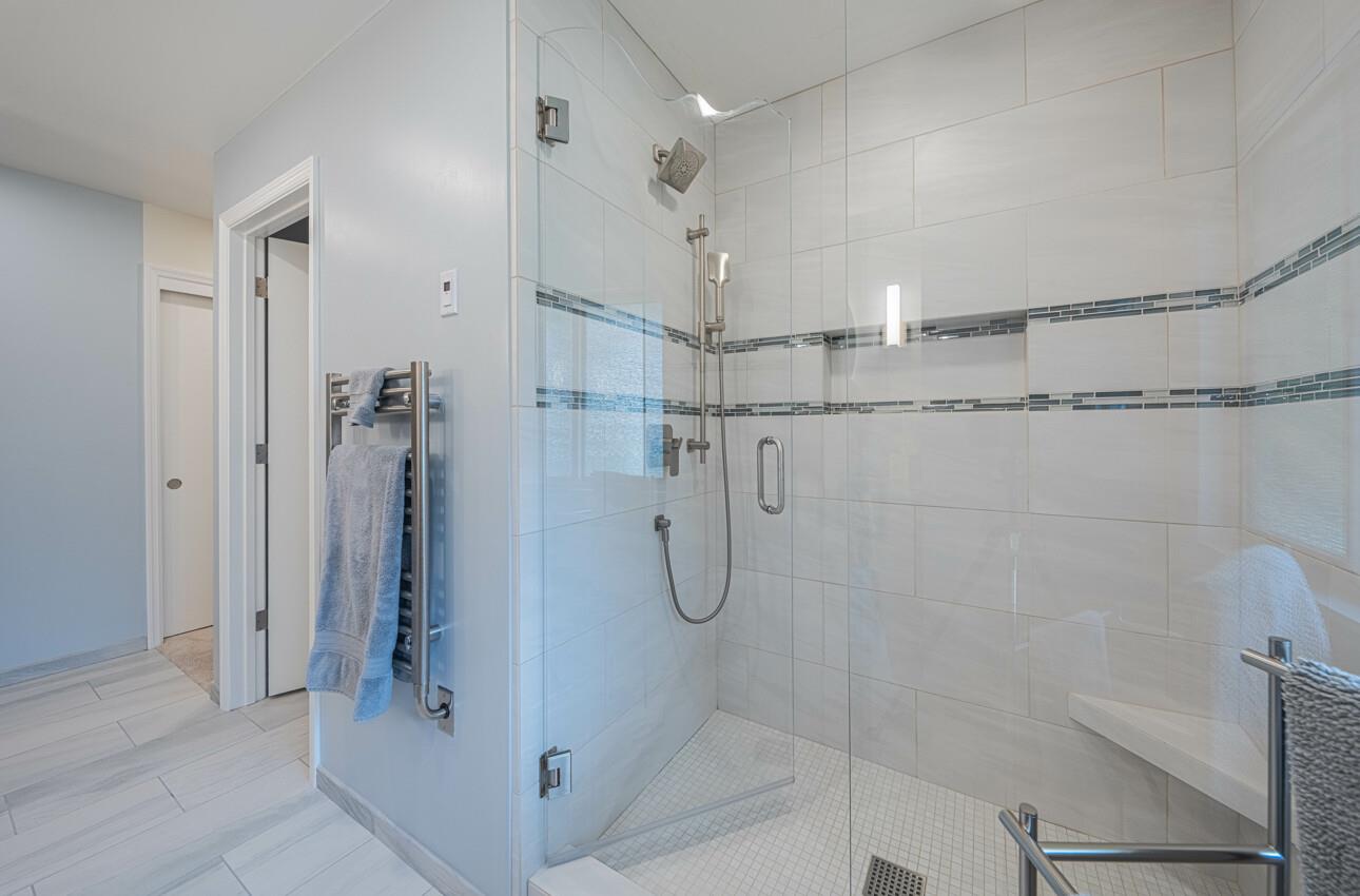 Detail Gallery Image 23 of 36 For 60 Skyline Crest Dr, Monterey,  CA 93940 - 3 Beds | 3 Baths