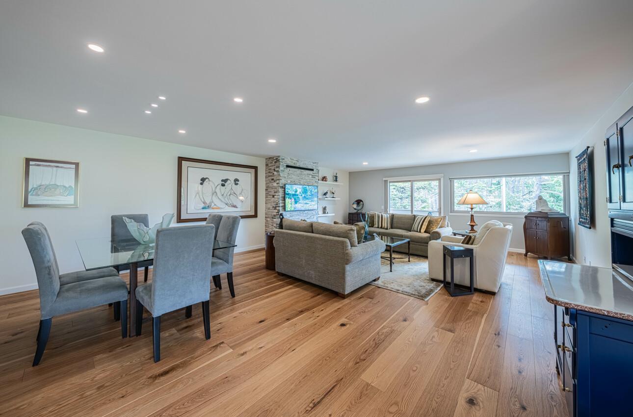 Detail Gallery Image 4 of 36 For 60 Skyline Crest Dr, Monterey,  CA 93940 - 3 Beds | 3 Baths