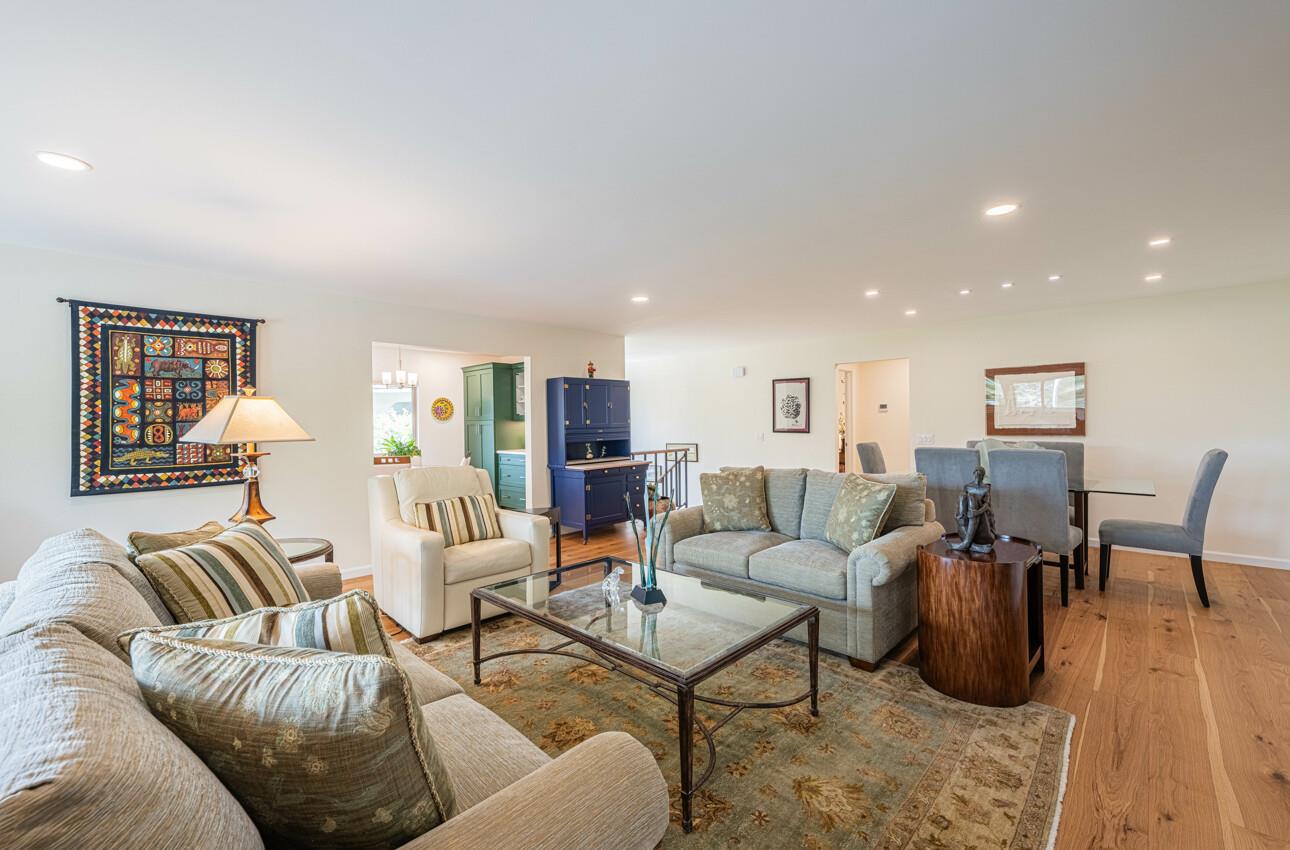 Detail Gallery Image 7 of 36 For 60 Skyline Crest Dr, Monterey,  CA 93940 - 3 Beds | 3 Baths