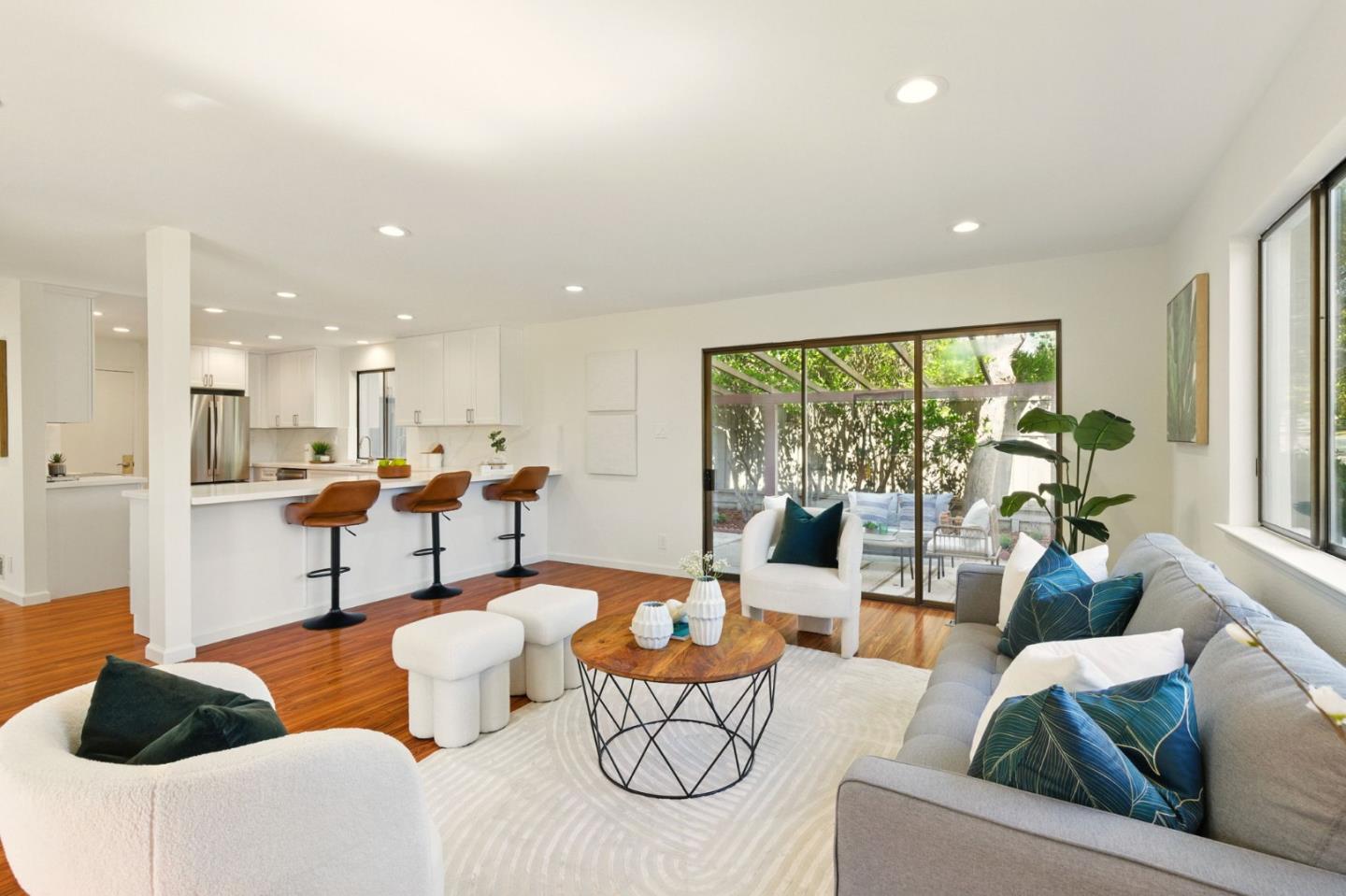 Detail Gallery Image 2 of 23 For 20310 Pacifica Dr, Cupertino,  CA 95014 - 3 Beds | 2/1 Baths