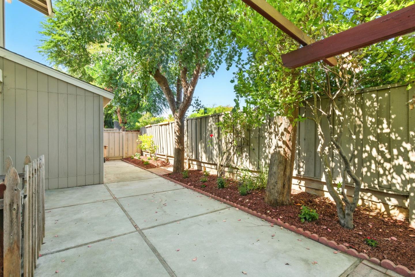 Detail Gallery Image 20 of 23 For 20310 Pacifica Dr, Cupertino,  CA 95014 - 3 Beds | 2/1 Baths