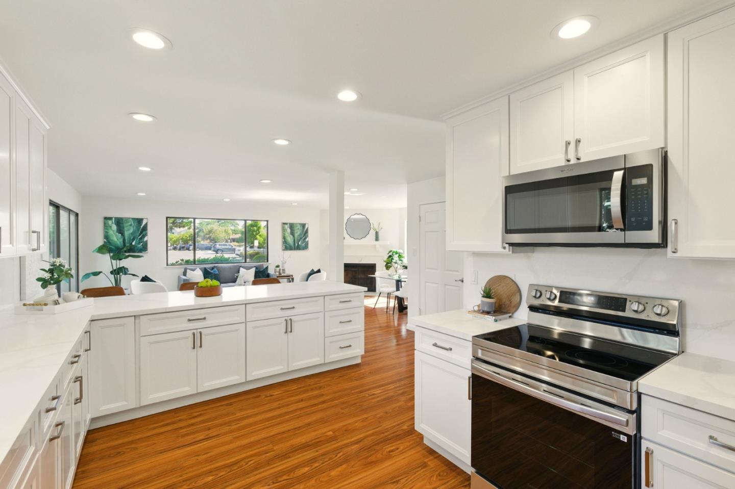 Detail Gallery Image 7 of 23 For 20310 Pacifica Dr, Cupertino,  CA 95014 - 3 Beds | 2/1 Baths