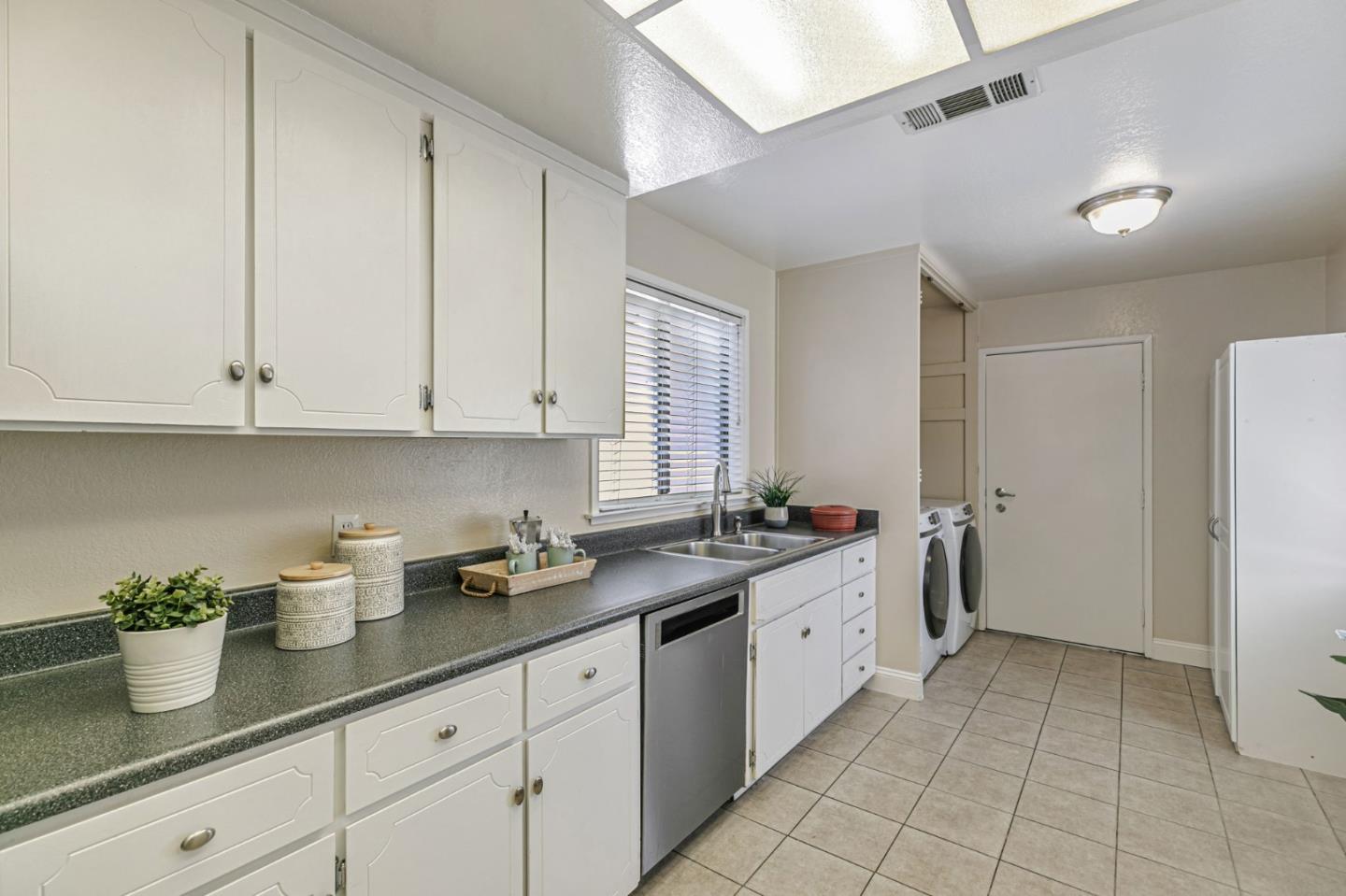 Detail Gallery Image 19 of 39 For 6200 Gerdts Dr, San Jose,  CA 95135 - 2 Beds | 2 Baths