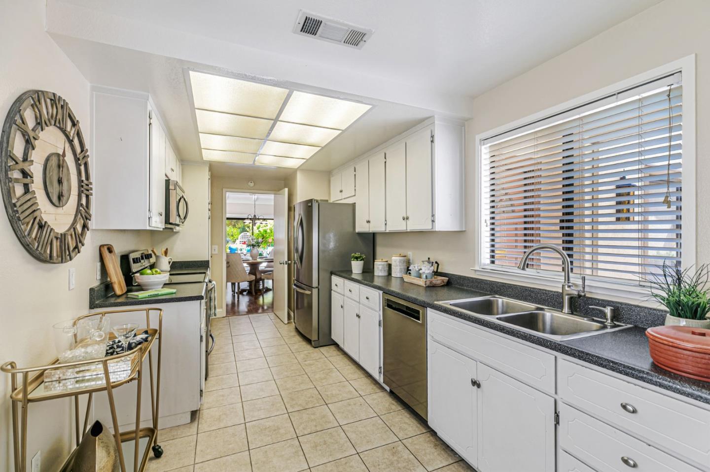 Detail Gallery Image 5 of 39 For 6200 Gerdts Dr, San Jose,  CA 95135 - 2 Beds | 2 Baths