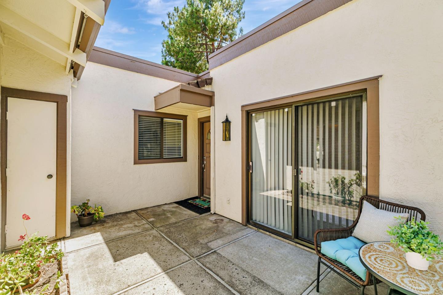 Detail Gallery Image 8 of 39 For 6200 Gerdts Dr, San Jose,  CA 95135 - 2 Beds | 2 Baths