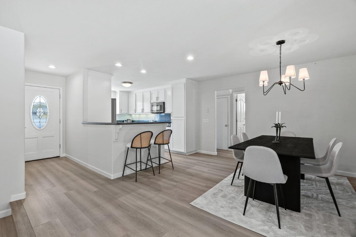 Detail Gallery Image 11 of 55 For 200 Cortez St, Capitola,  CA 95010 - 5 Beds | 4 Baths