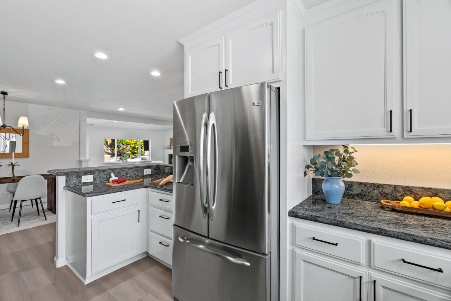 Detail Gallery Image 13 of 55 For 200 Cortez St, Capitola,  CA 95010 - 5 Beds | 4 Baths