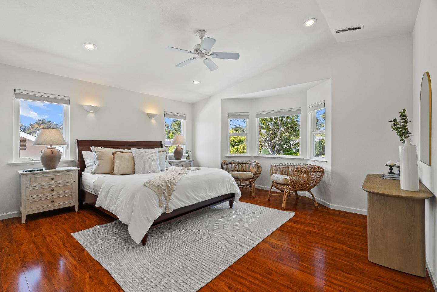 Detail Gallery Image 15 of 55 For 200 Cortez St, Capitola,  CA 95010 - 5 Beds | 4 Baths