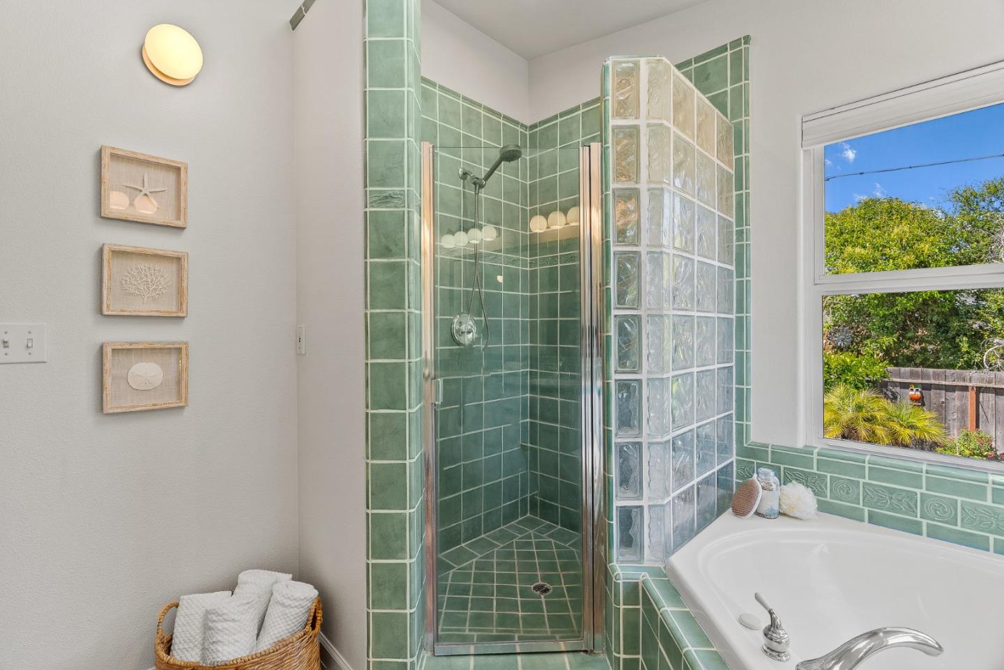 Detail Gallery Image 21 of 55 For 200 Cortez St, Capitola,  CA 95010 - 5 Beds | 4 Baths