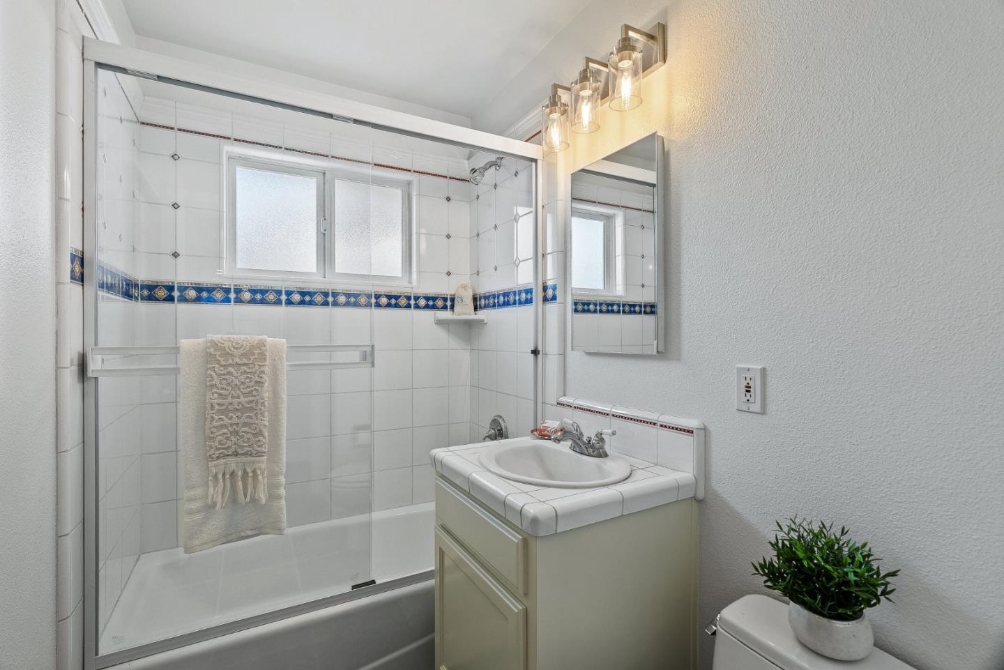 Detail Gallery Image 30 of 55 For 200 Cortez St, Capitola,  CA 95010 - 5 Beds | 4 Baths