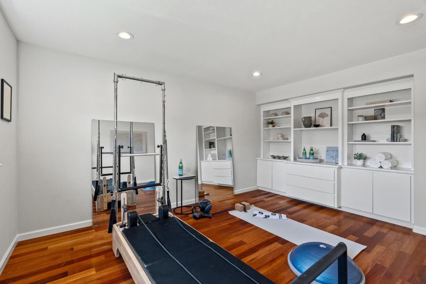 Detail Gallery Image 31 of 55 For 200 Cortez St, Capitola,  CA 95010 - 5 Beds | 4 Baths