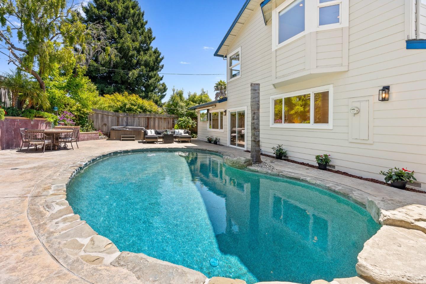 Detail Gallery Image 34 of 55 For 200 Cortez St, Capitola,  CA 95010 - 5 Beds | 4 Baths