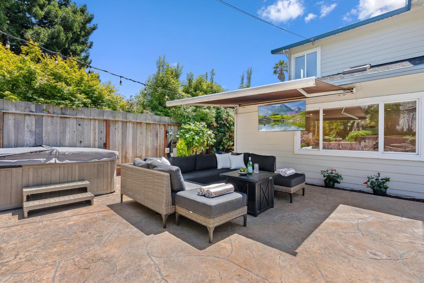 Detail Gallery Image 39 of 55 For 200 Cortez St, Capitola,  CA 95010 - 5 Beds | 4 Baths